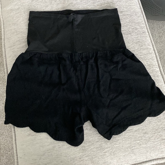 Maternity shorts - Picture 3 of 4